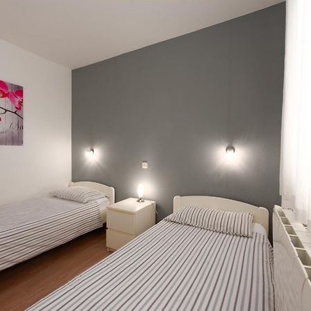 Apartments Dorijan With Pool Матули Екстериор снимка