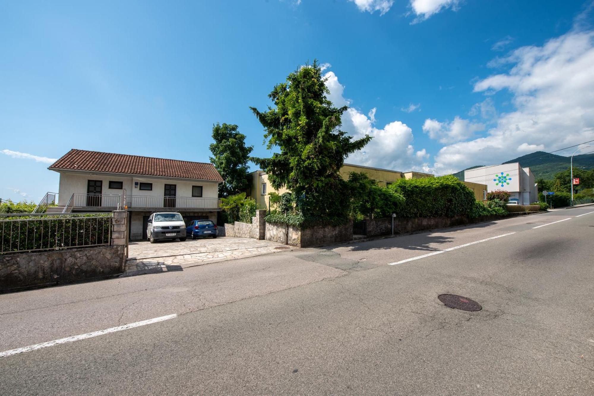 Apartments Dorijan With Pool Матули Екстериор снимка