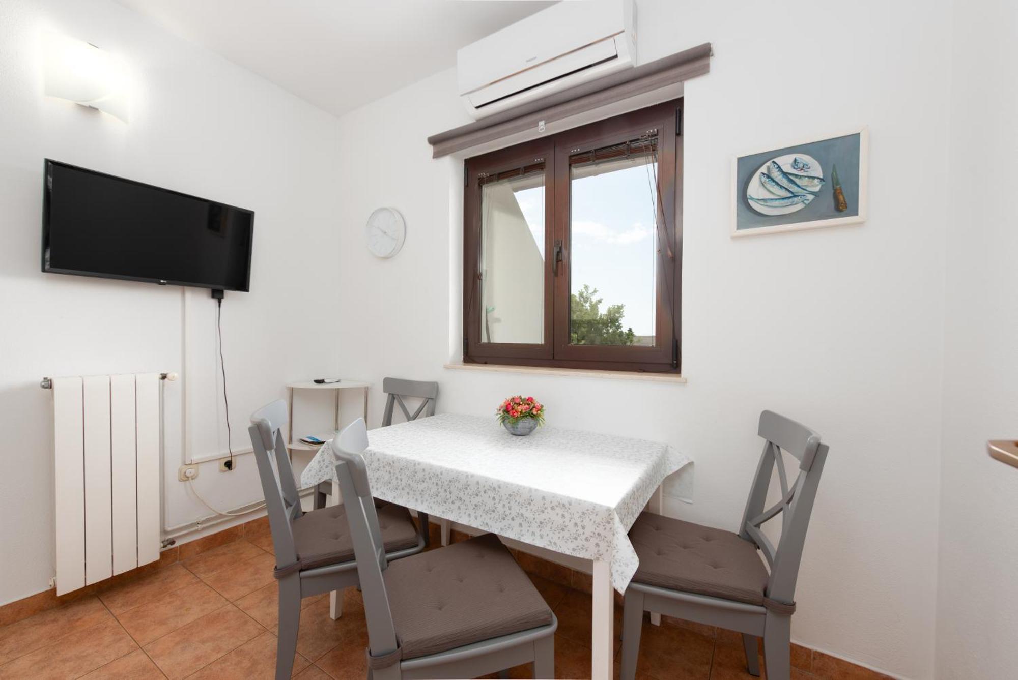 Apartments Dorijan With Pool Матули Екстериор снимка