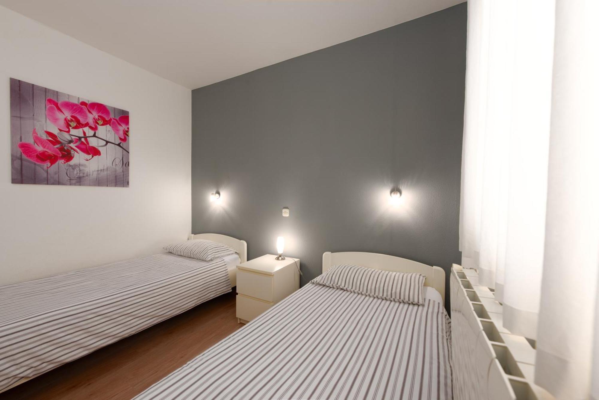 Apartments Dorijan With Pool Матули Екстериор снимка