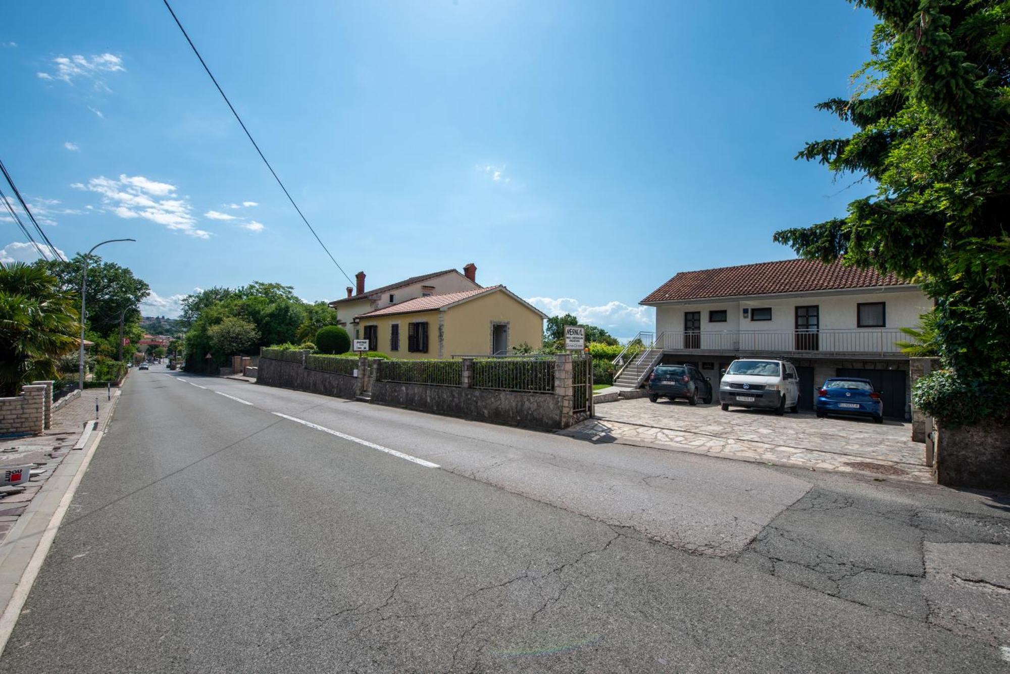 Apartments Dorijan With Pool Матули Екстериор снимка