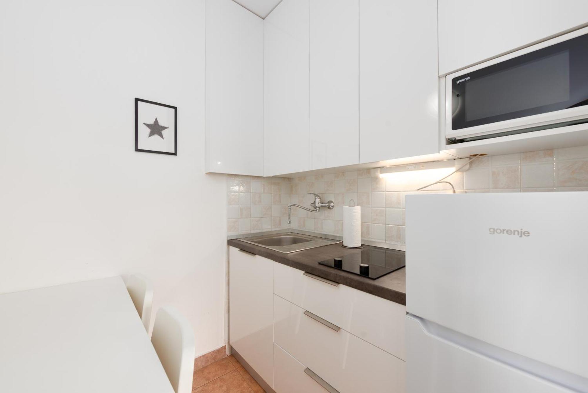 Apartments Dorijan With Pool Матули Екстериор снимка
