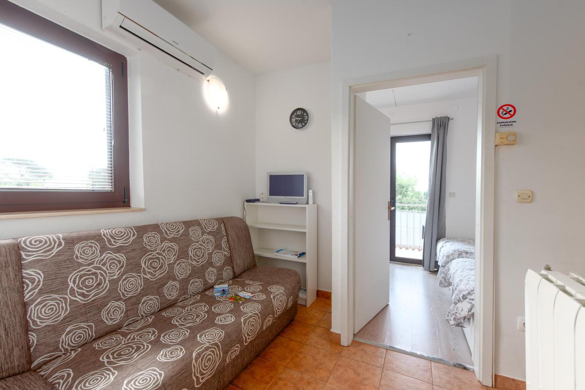 Apartments Dorijan With Pool Матули Екстериор снимка