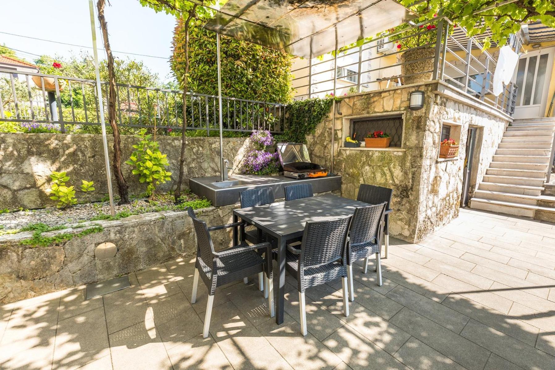 Apartments Dorijan With Pool Матули Стая снимка