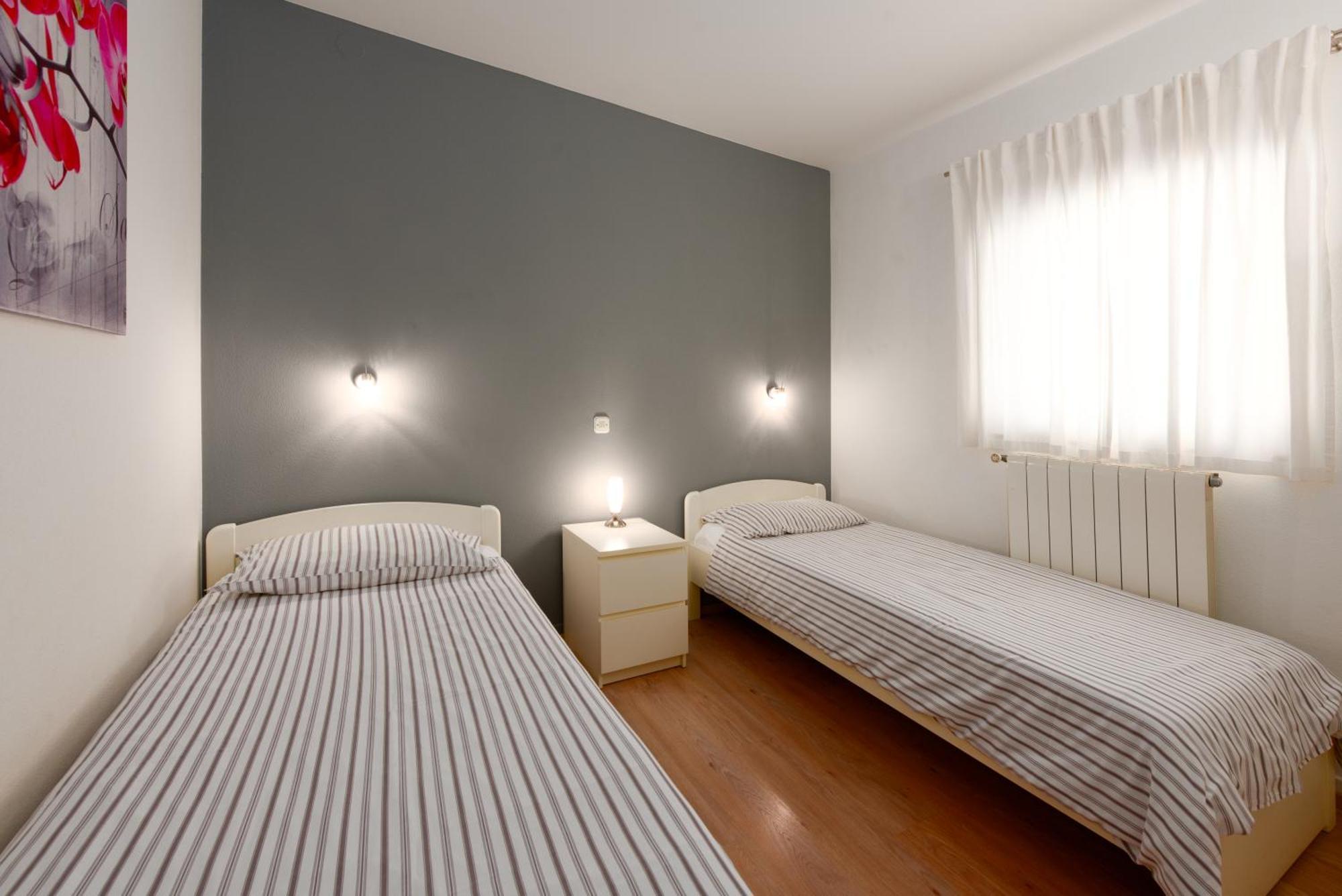 Apartments Dorijan With Pool Матули Екстериор снимка