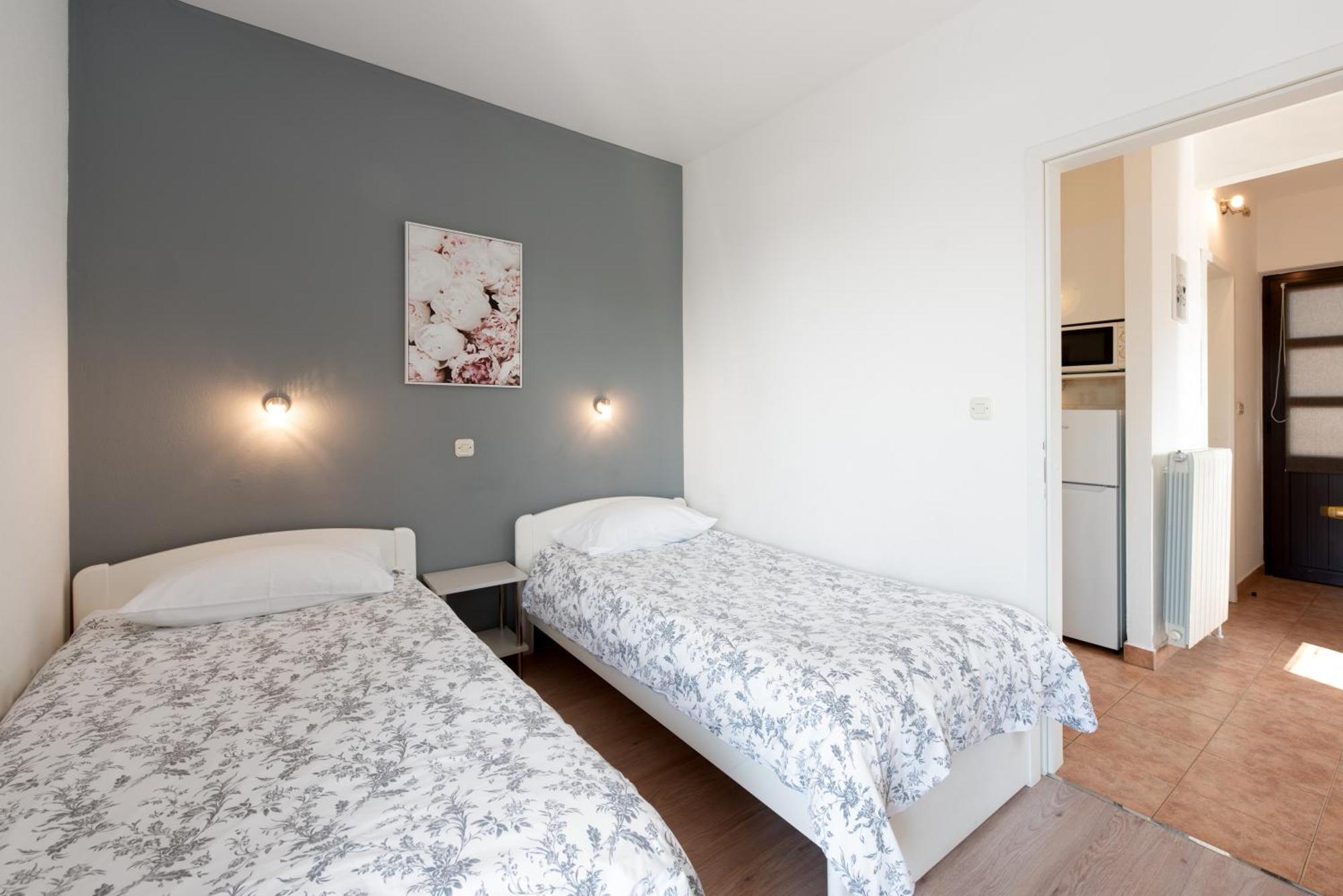 Apartments Dorijan With Pool Матули Екстериор снимка
