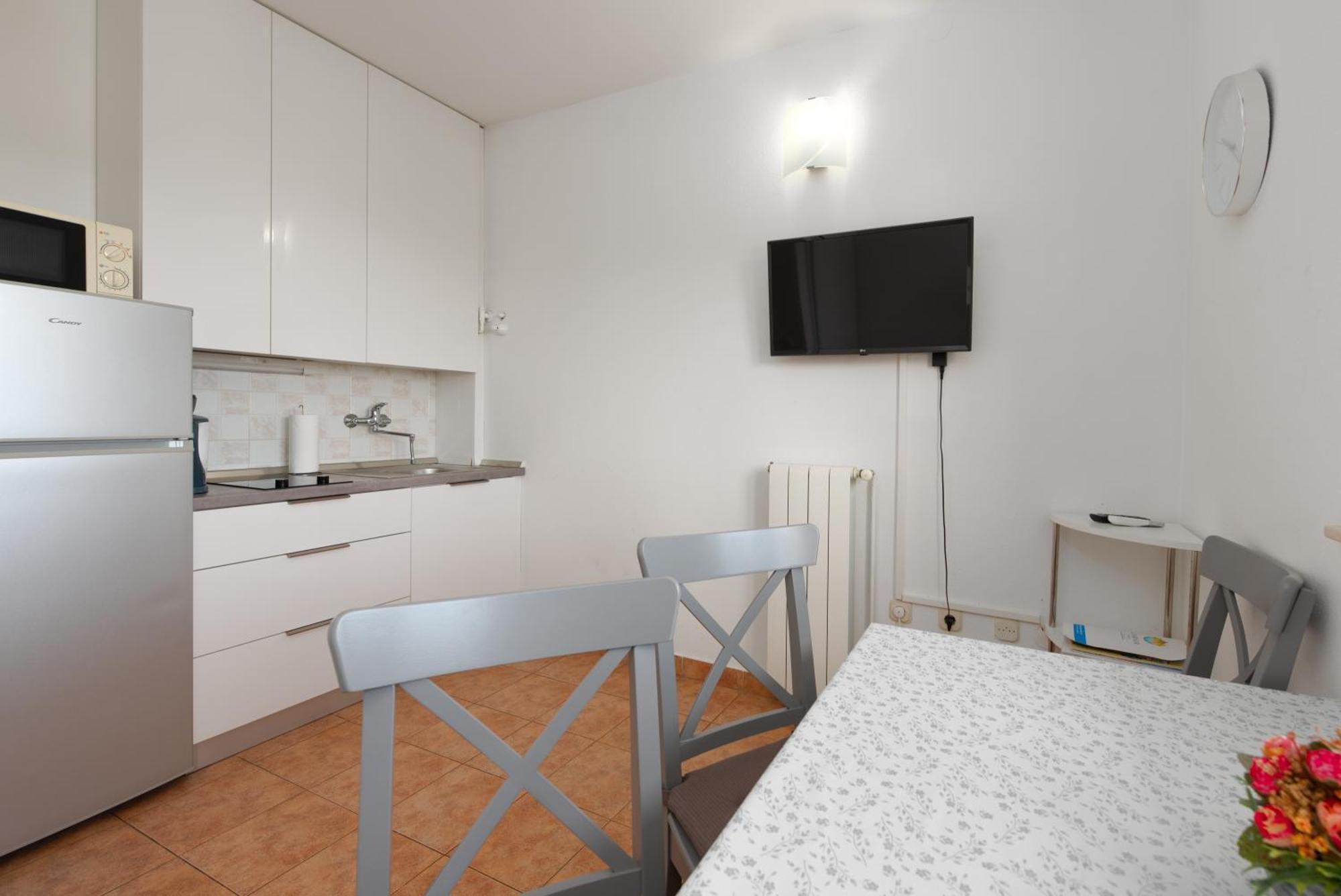Apartments Dorijan With Pool Матули Екстериор снимка