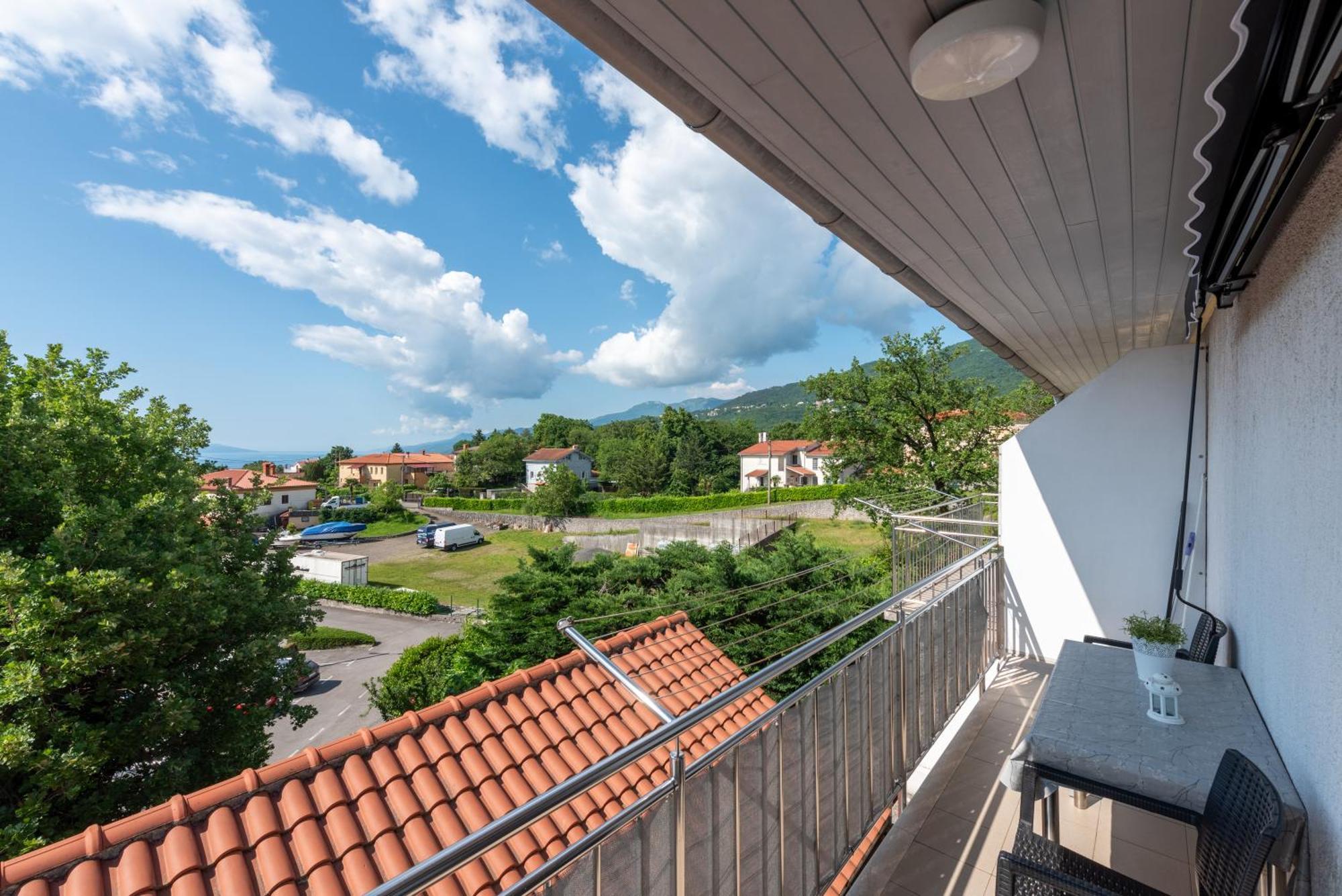 Apartments Dorijan With Pool Матули Стая снимка