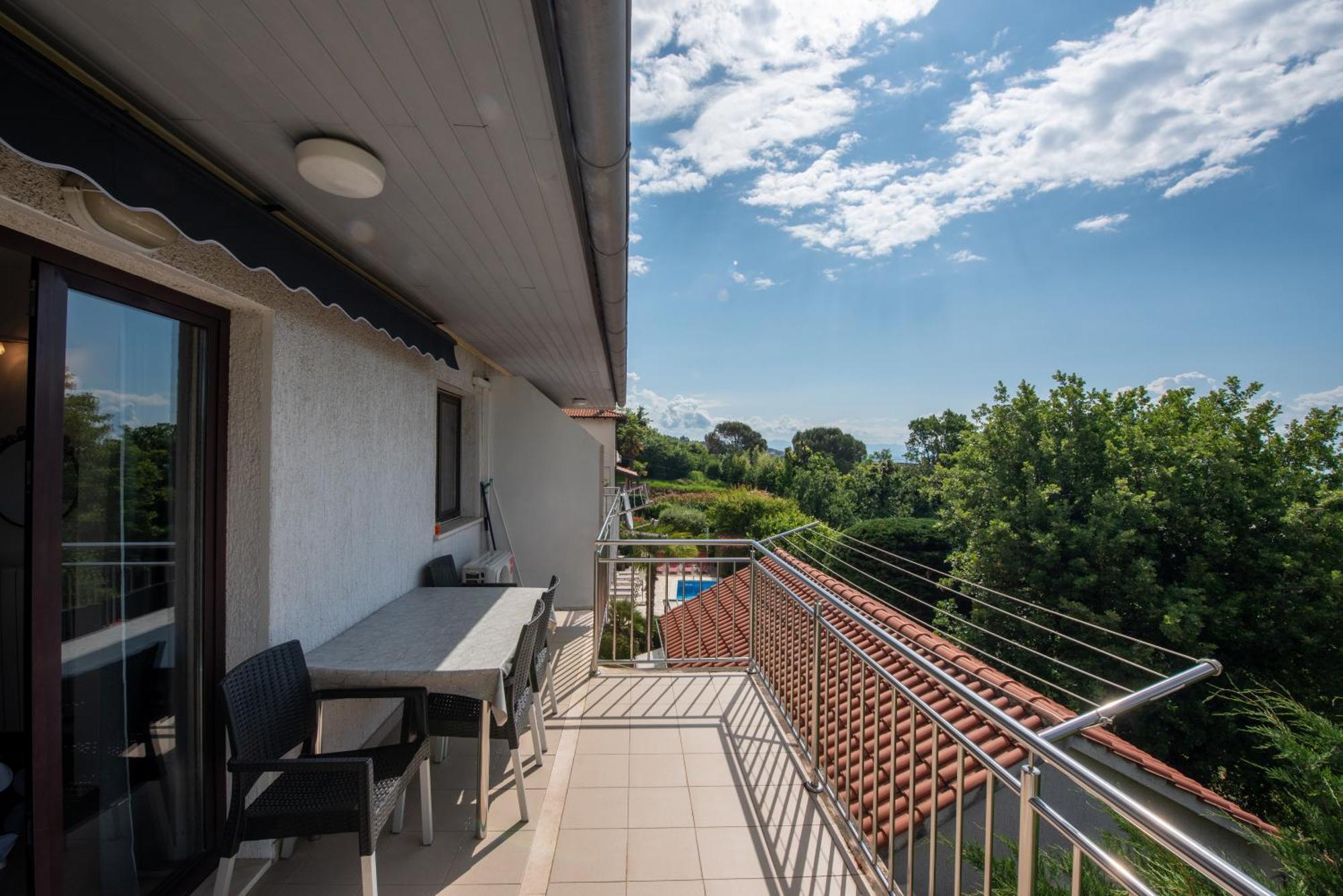 Apartments Dorijan With Pool Матули Стая снимка