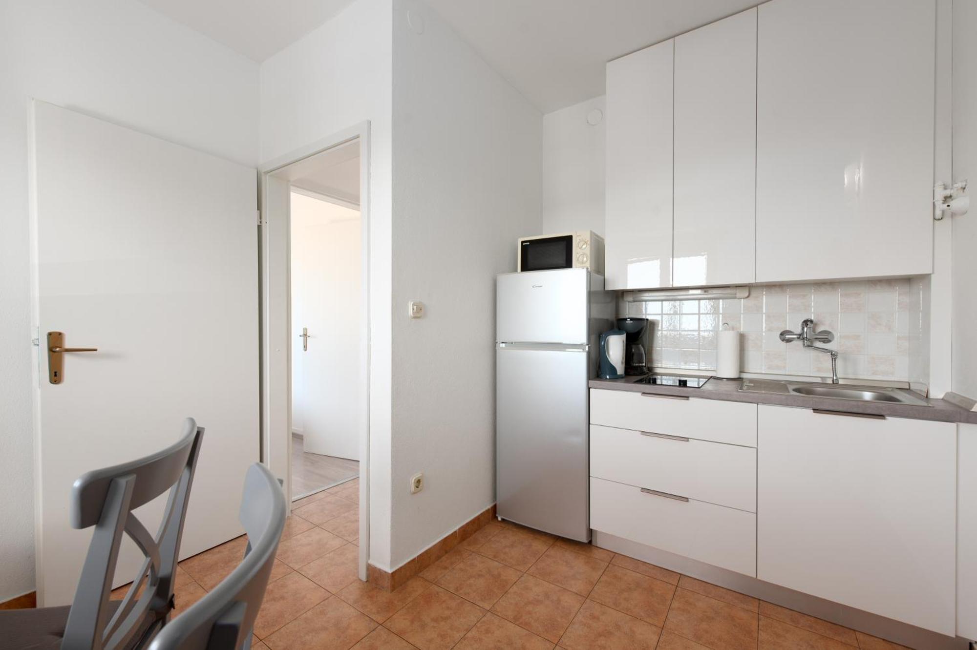 Apartments Dorijan With Pool Матули Екстериор снимка